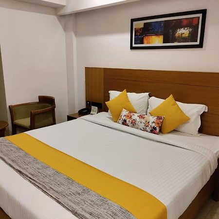 Hotel Park Residency Calicut Buitenkant foto