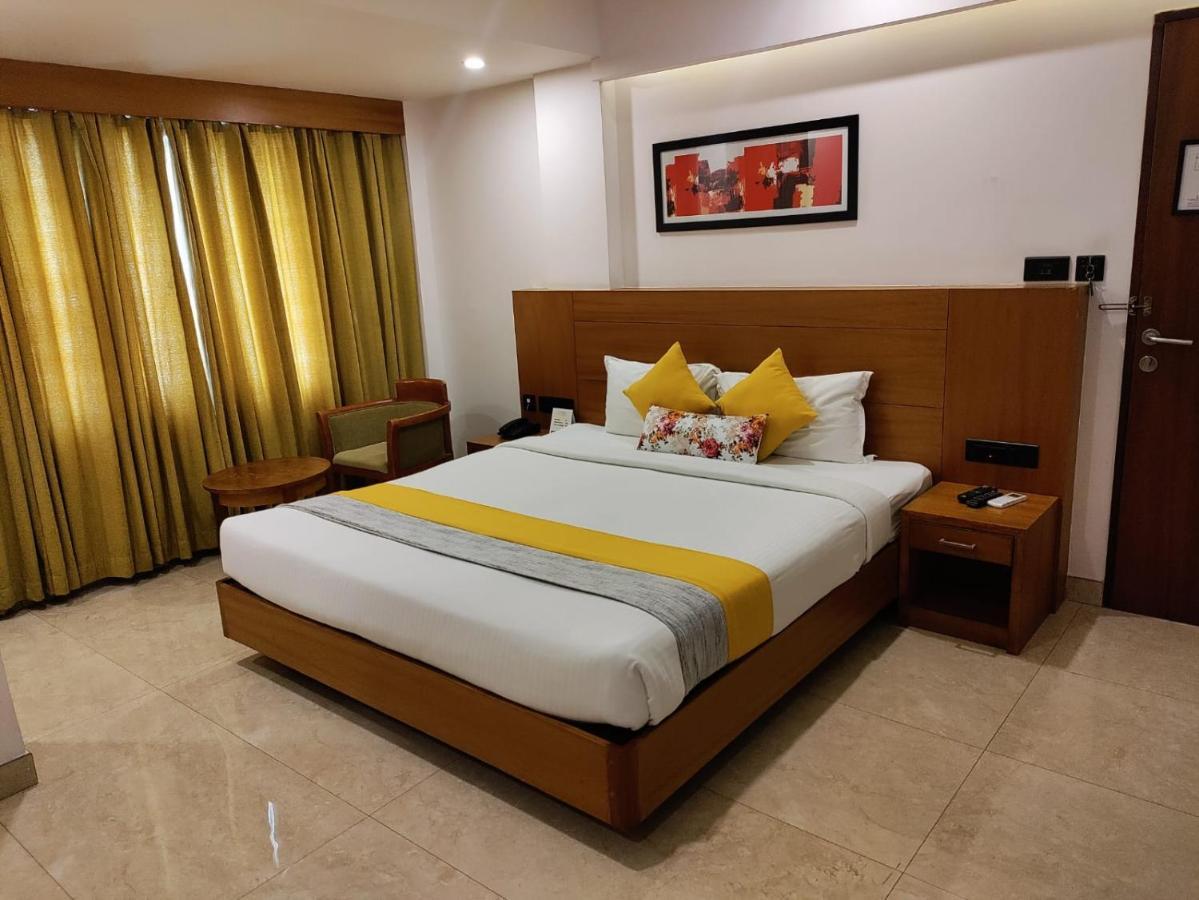 Hotel Park Residency Calicut Buitenkant foto