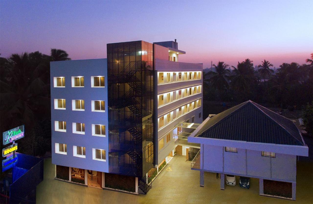 Hotel Park Residency Calicut Buitenkant foto